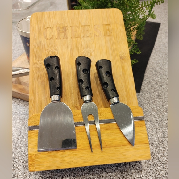 CHEESE BOARD MAGNETIC SET - Picture 2 of 14